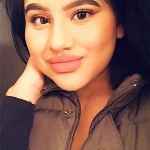 Meet your Posher, Gladys